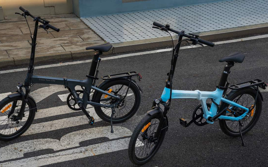Importance of Mudguard, Headlight & Rear Indicator on E-Bikes