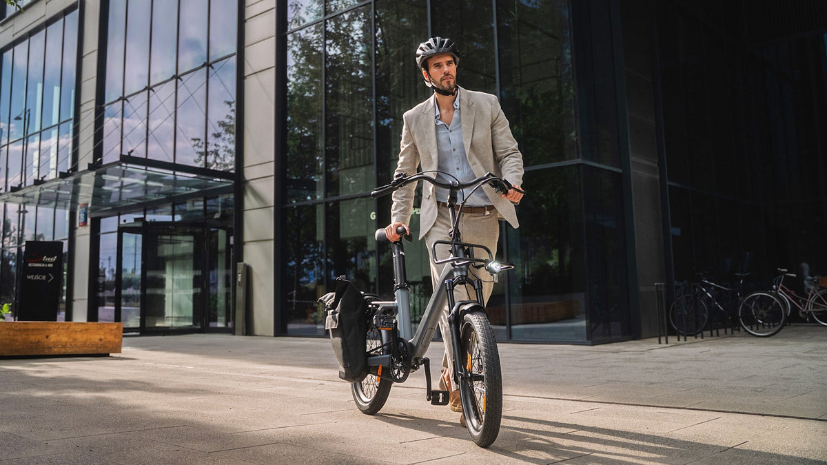 Urban E-Bikes versus Traditional Bikes: Is the Upgrade Worth It?