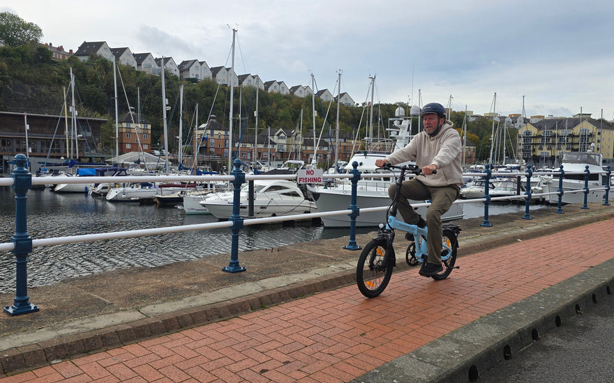 UK Winter E-Biking: How to Prevent Slips and Fog Hazards