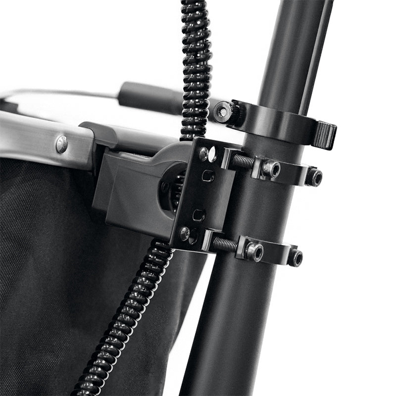 Close-up of the basket quick-release mount